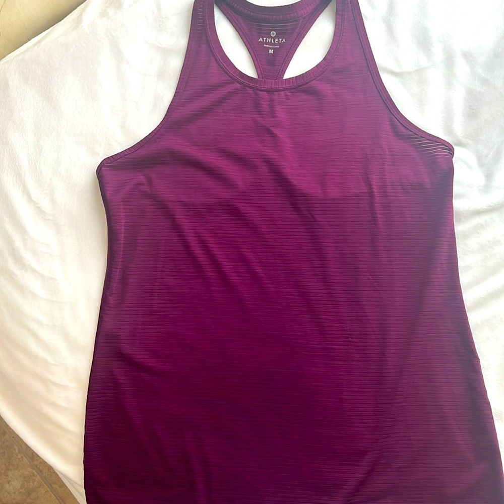 Lightweight sports top